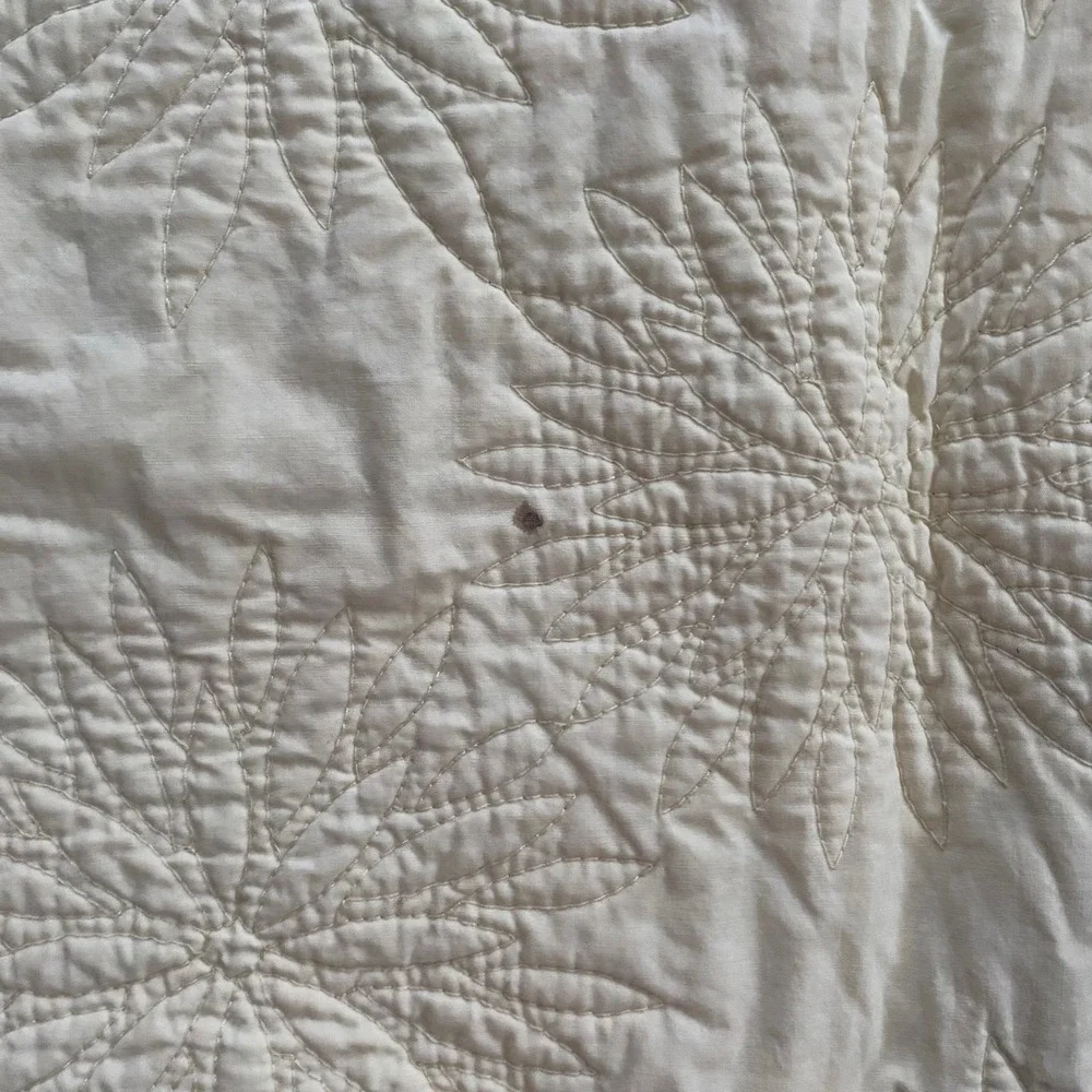 Vintage Yellow Starburst Quilted Bedspread Floral Medallion‎ Throw Stained